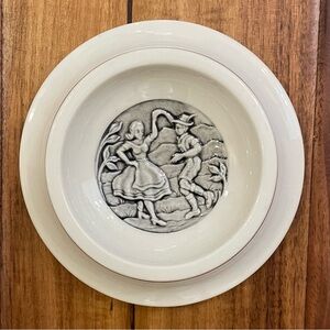 Vintage Evans Ceramic Round Ashtray White with Gold Trim